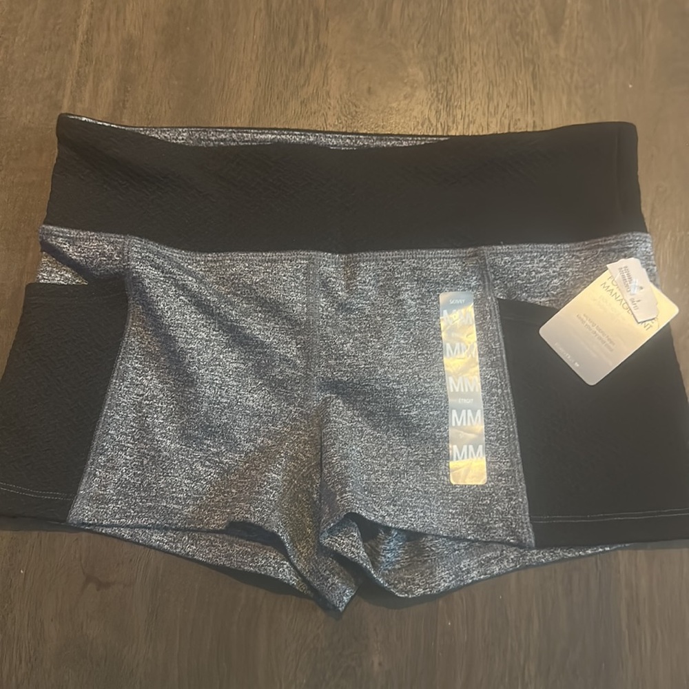 NWT forever 21 workout shorts size medium - Picture 10 of 11